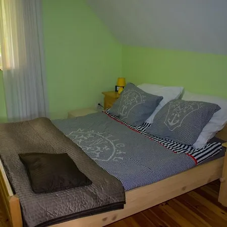 Nad Jeziorem Wsrod Lasow Lipnica (Bytow)