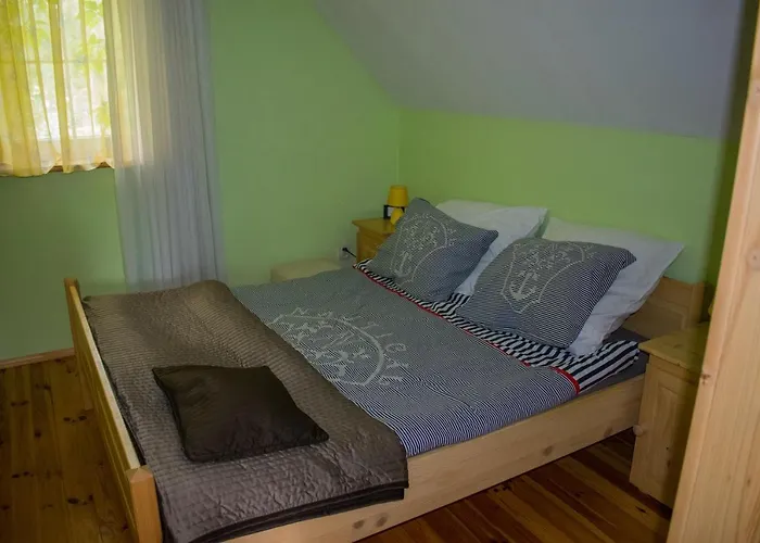 Nad Jeziorem Wsrod Lasow Lipnica (Bytow)