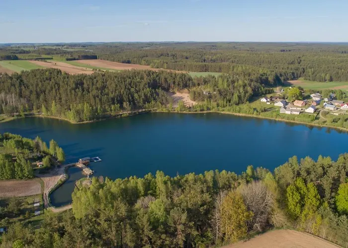 Nad Jeziorem Wsrod Lasow بيت للعطل Lipnica (Bytow)