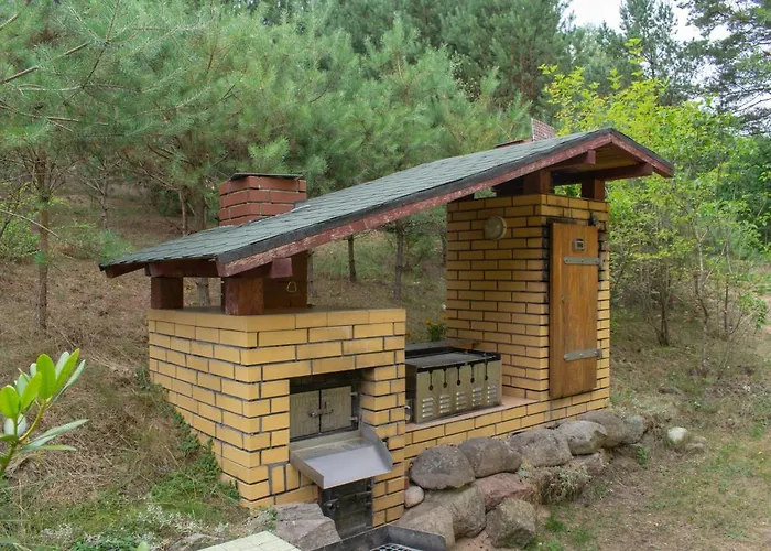 Nad Jeziorem Wsrod Lasow بيت للعطل Lipnica (Bytow)